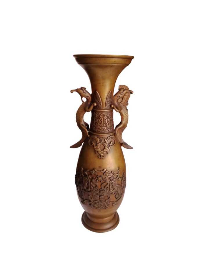 This suggests that the object in question is a sizable bronze vase originating from China and dating back to the 17th century. Without further details, one can imagine it to be a valuable and historically significant artifact, possibly featuring intricate craftsmanship and design characteristic of that period in Chinese art and culture. Bronze vessels were often crafted with great skill during this era, serving both functional and aesthetic purposes